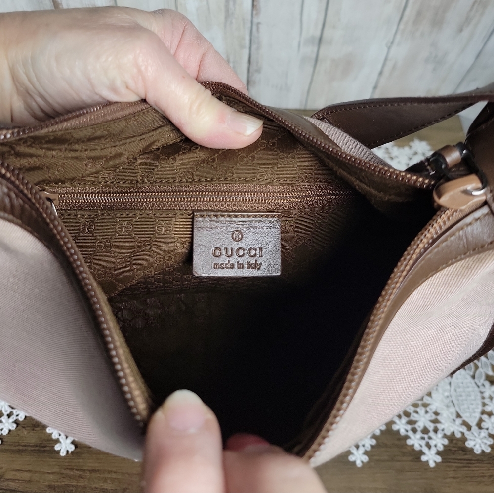 Vintage Gucci Canvas and Leather Bag - Picture 6 of 10